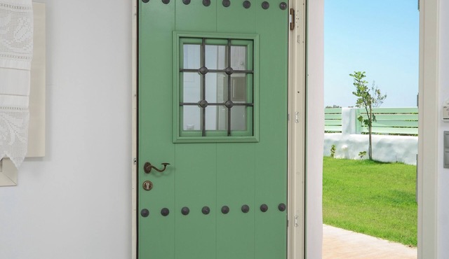My Villa, 2-bedroom villa in gorgeous Naxos with AC, WiFi
