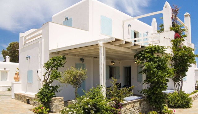 Mykonos Relaxing Cycladic Villa private parking