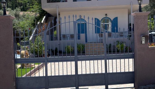 Myrovolos Guesthouse