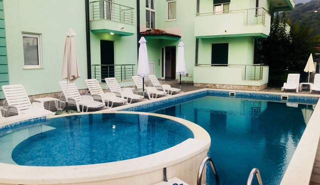 N&S (Vinograd), One bedroom apartment with pool on the site
