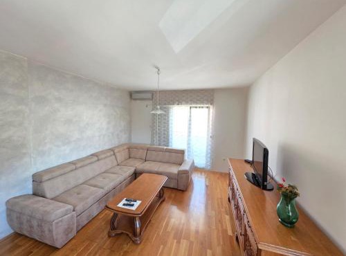 Naki apartmani