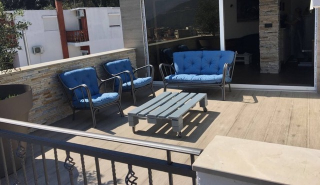 New renovated apartment with a big stunning terrace!