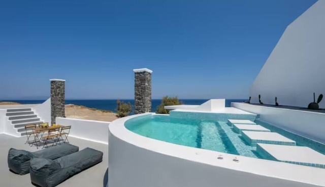 NG Thalassa Private Jacuzzi