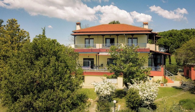 Nice house by the sea - Seaside Apartments - 2nd floor in Epanomi