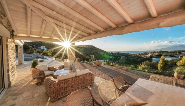 Nieuwe luxe villa Ganesha in pitsidia
