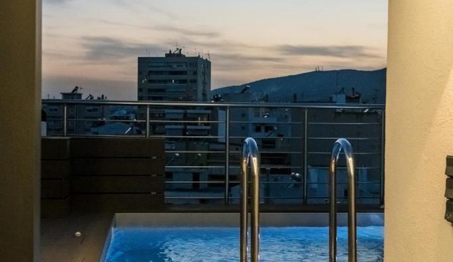 Nikki's Skylight Suite with private swimming pool