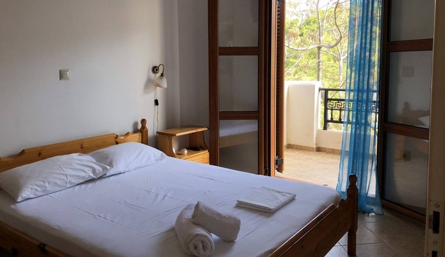 Nikos Studio 1 - Studio Apartment, Sleeps 3 in Gialiskari