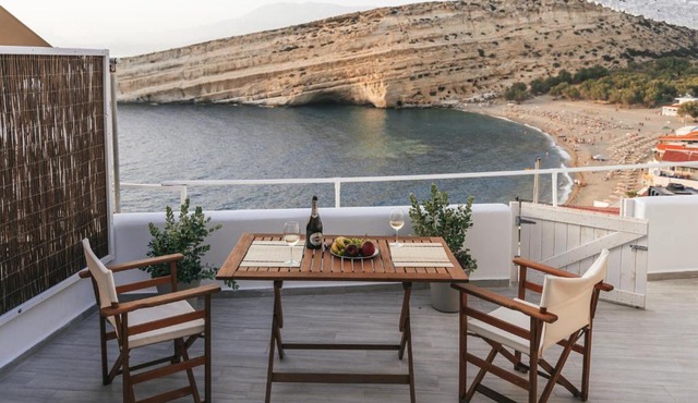 Nostos Cave Seaview Apartment in Matala