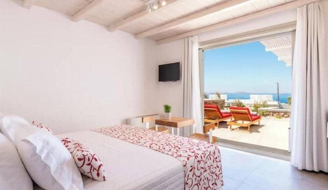 o Lofos CHORA Deluxe Suite with Private Pool in Mykonos