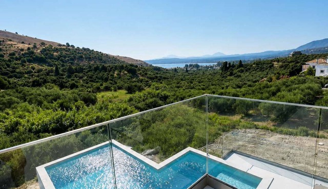 Oceana Suites & Villas - Dual Private Pool Villa in Exopoli