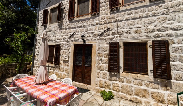 Old Romantic Villa near the Sea with Sea View
