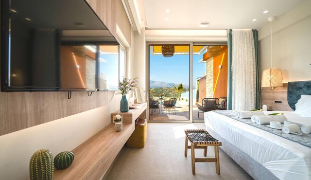 Oleas Suite Sun Private Pool in Heraklion