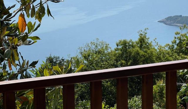 Om Living Pelion