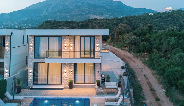 Omena Luxury Villas - 3 Bedroom Villa with Pool & Sea View - Utjeha