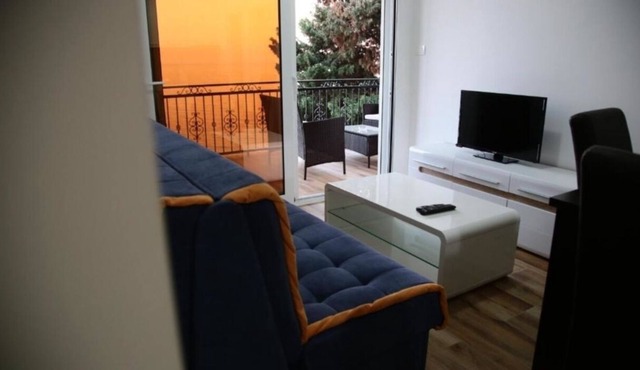 One bedroom apartment with pool & sea view