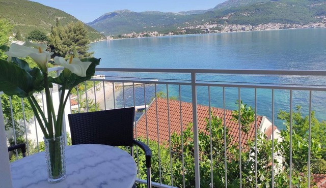 One bedroom apartment by the seaside