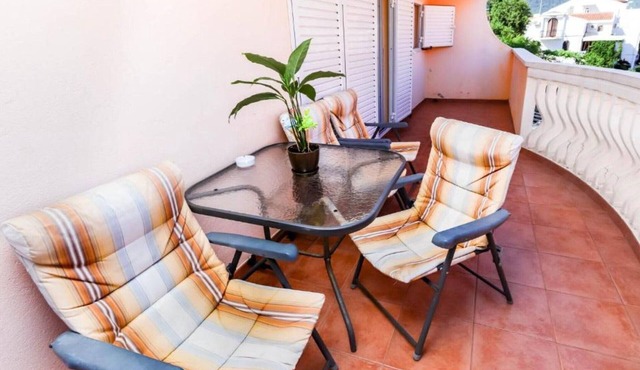 One Bedroom Apartment
