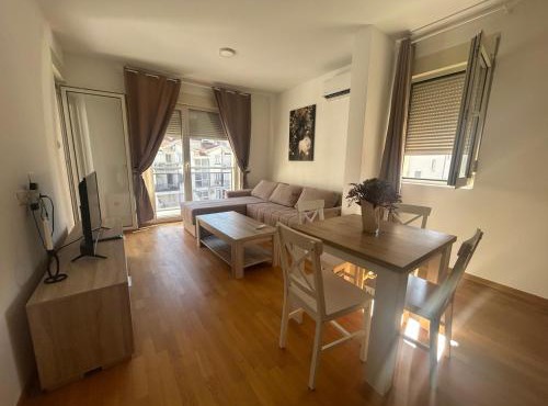 One bedroom apartment with garage