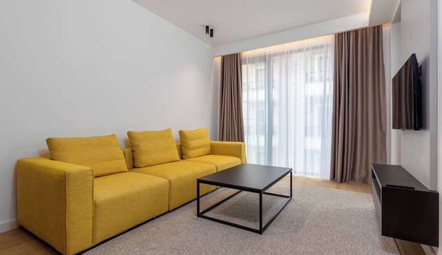 Onia Spacious Studio 12