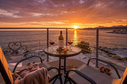 Open Sea Apartments