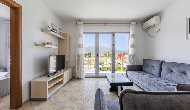 Orikum Beachside Retreat | Apartment 13 by PikHost