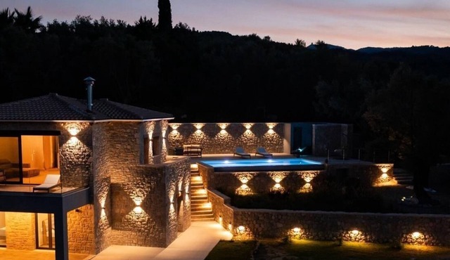 Orraon Luxury Villa Unique panoramic view with infinity pool- 3 km from Lefkas