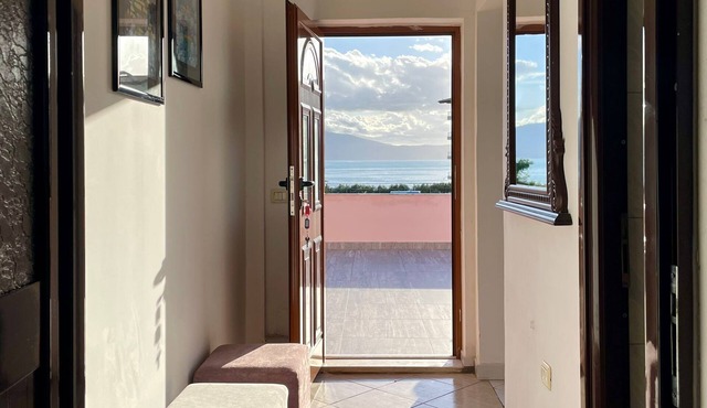 Osmenaj Studios - Seaside Comfort in Vlore