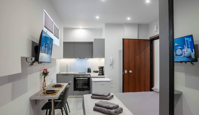 Pagrati Studio New, Chic, and Central