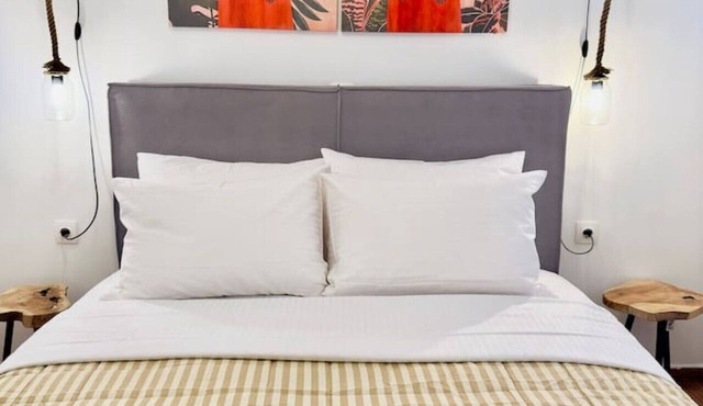 Pangrati Eco-Chic Oasis-1BR/4P