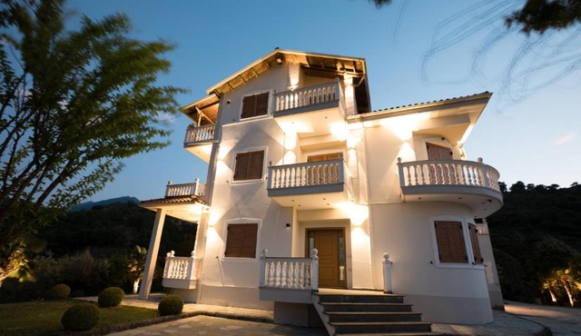 Panorama Hills Villa in Gjirokastër