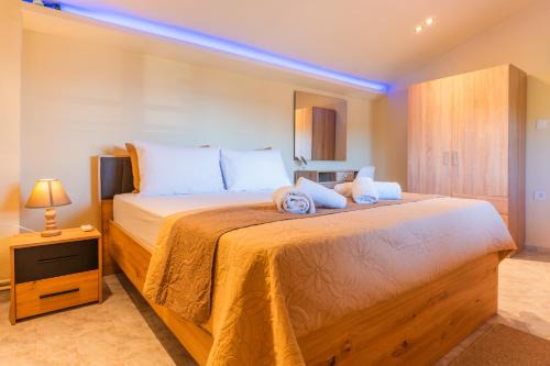 Papi's free parking Villa in Alexandroupoli