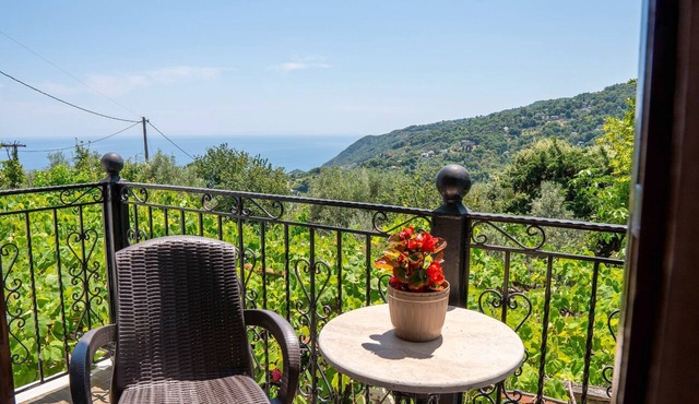 Paradeisos Double Room with Balcony (5) in Agios Dimitrios Piliou