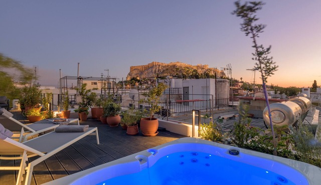 Paradise Suite with Jacuzzi & Acropolis view in Athens