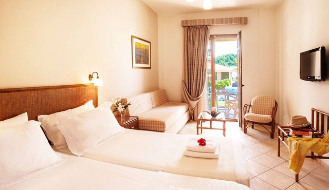 Paralio Hotel
