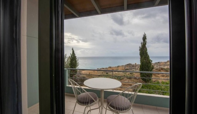 Peace and Beach House in Kapsáli