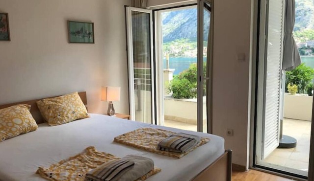 Peaceful Apartment in Kotor Bay