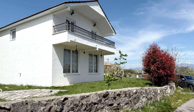 Peacefull 3bdr Country House w/Yard - 15min from Podgorica