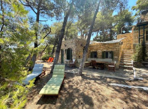 Petrino 2 - Traditional Lerian House
