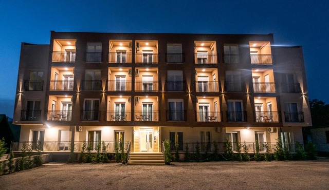 Pini Apart-hotel