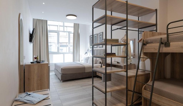 Piraeus City Hotel