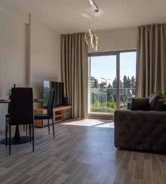 PMTR Residence Apartments with swimming pool in Bar