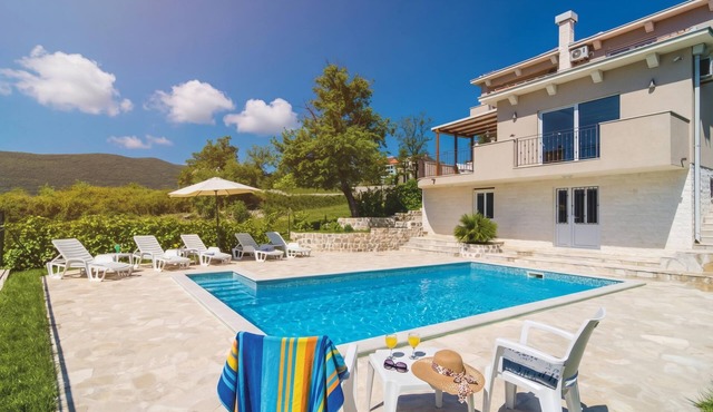 Pool Villa Panorama Mojdež, Igalo, Montenegro