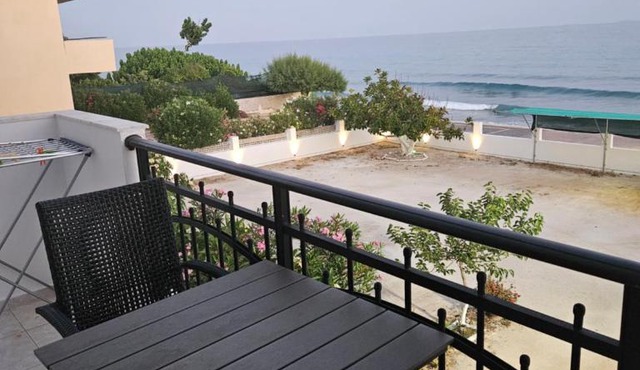 Poppis Apt in Ierapetra