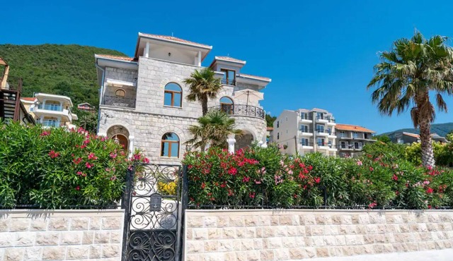 Private Beach, Full Sea View, Villa Garden Beach