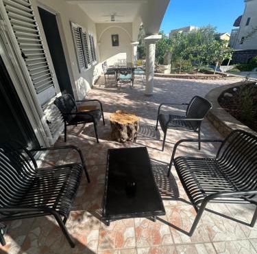 Private Patio Przno Steps to Beach 2 Bedroom 2 Parkings BBQ Villa Olive