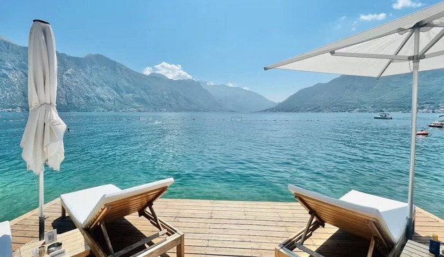 Private Terrace Living - Blue Flag Beach & Family Retreat near Kotor Bay