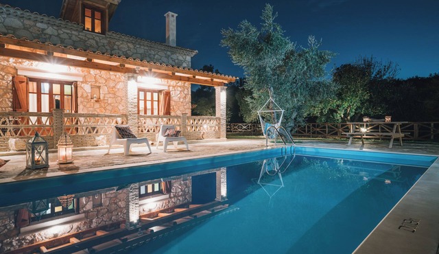 PRIVATE VILLA 2 BEDROOMS, 3 MIN WALKING TO THE BEACH & sea VEW & POOL & SPA