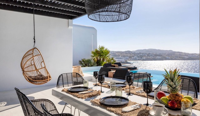 Psarou Black Villa II in Mykonos