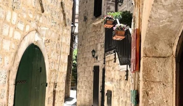 Puerta Apartments