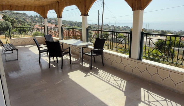 Quiet summer/winter house near Athens in Agioi Theodoroi